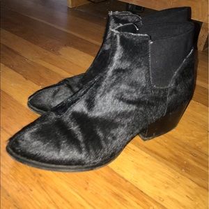 Steve Madden Ponyhair booties